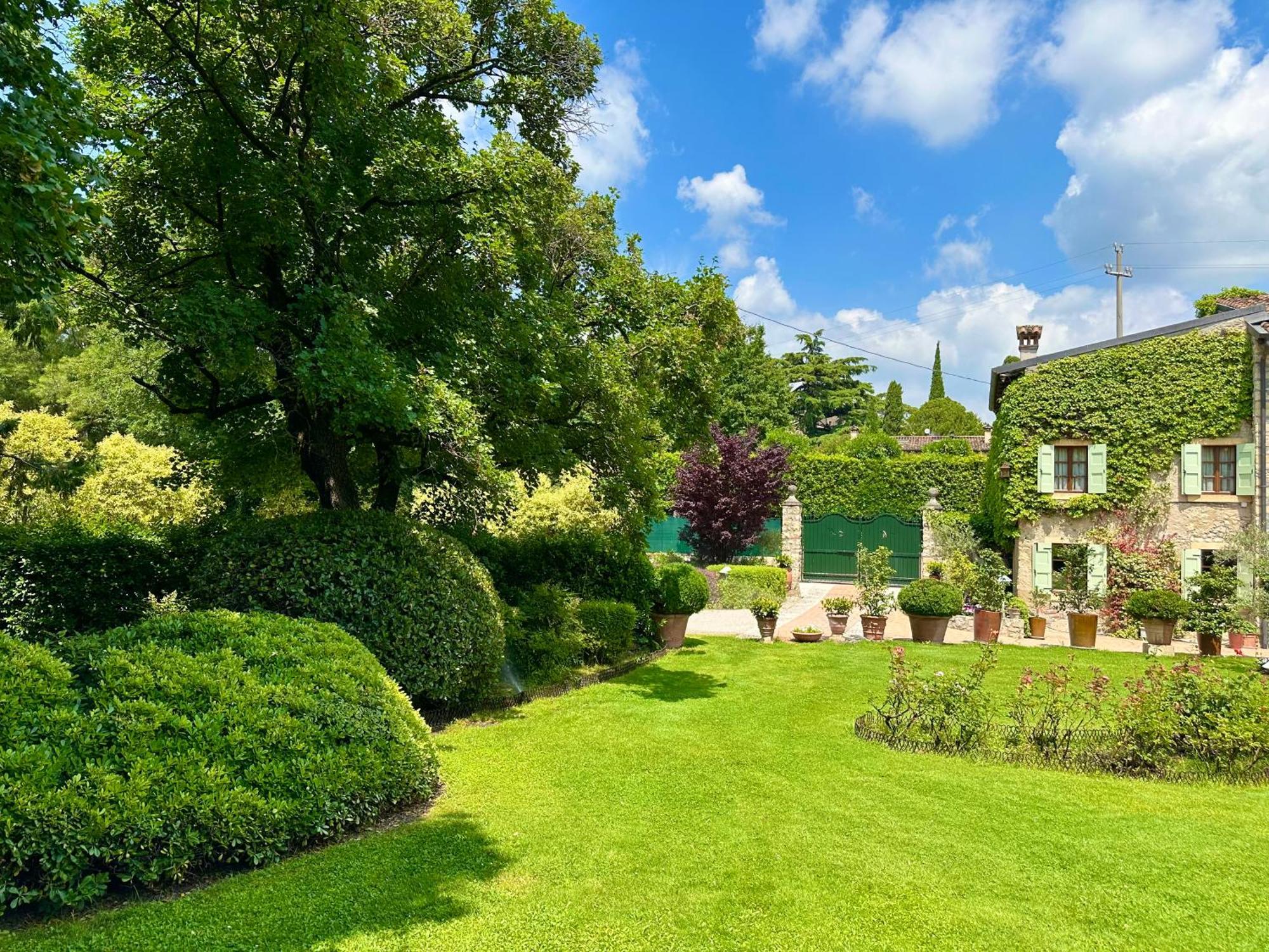 Relais La Magioca -Adults Only- Bed & Breakfast Negrar Bagian luar foto